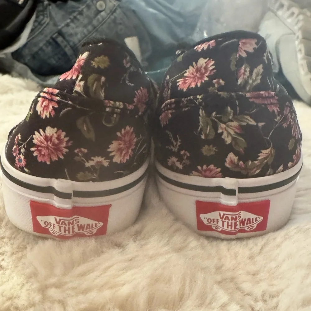Vans Slip-On Floral Canvas Sneakers - Black with Pink Floral NWOT - Picture 5 of 7